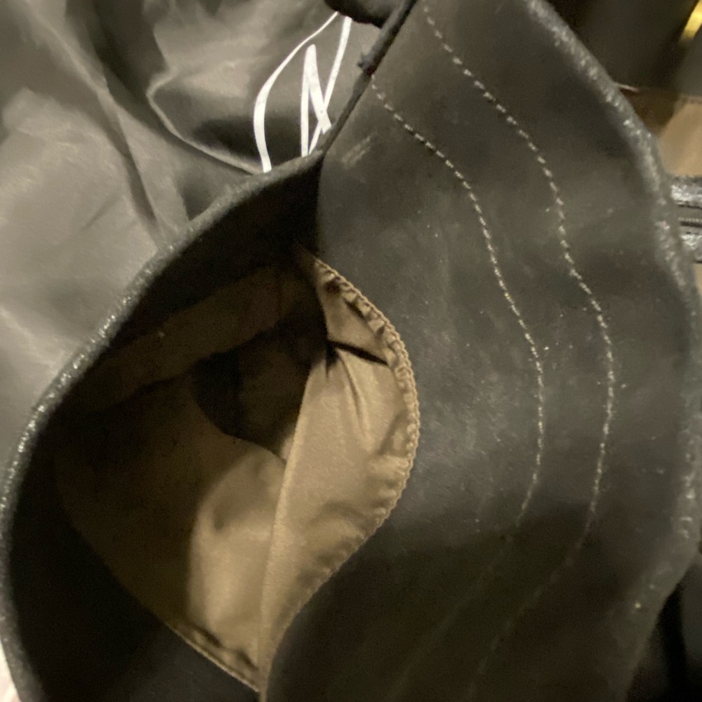 Bold and Beautiful Anat Marin Tote - Picture 9 of 9